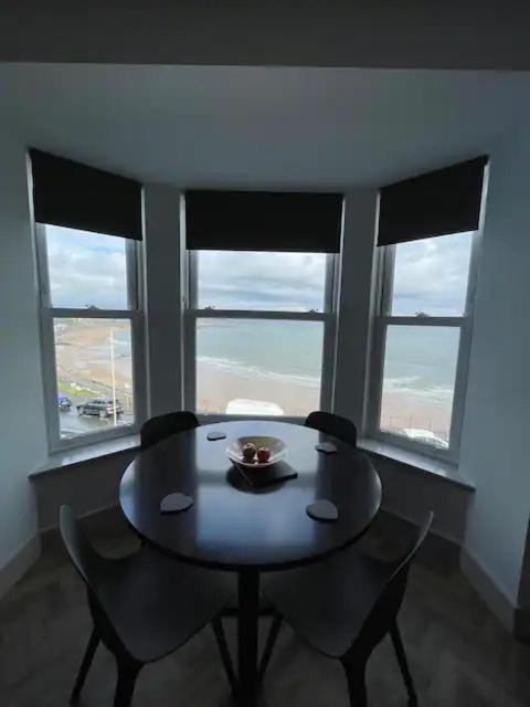 Superb 2 Bedroom Sea View Flat Scarborough Eksteriør bilde