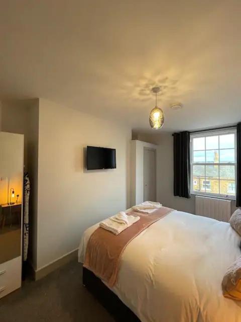 Superb 2 Bedroom Sea View Flat Scarborough Eksteriør bilde